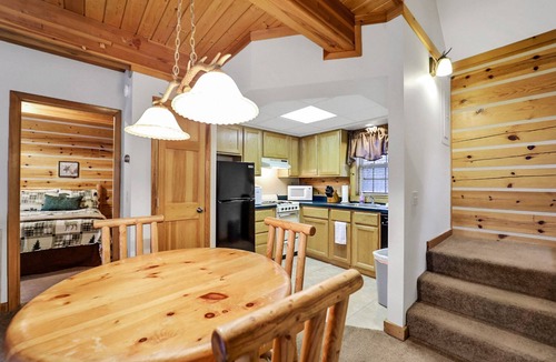 Lewiston Cottage | Garland Resort Golf Cottage-Sleeps 8-Large Deck