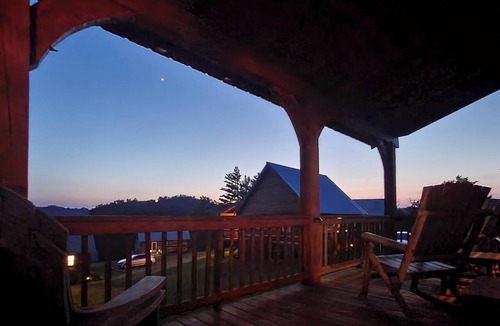 Vesta Cabin | Gas Grill! Cabin Retreat, 2 Mi to Blue Ridge Pkwy