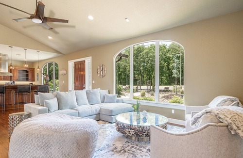 Royal House | Gated 20 Acre Lake Front Estate, Boat Rental, Boathouse, Secluded & Private