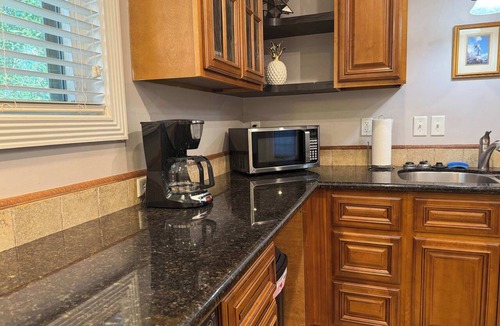 Highlands - Perkins Apartment | Gated | 5 min to Stadium | WD | Granite kit | Pool