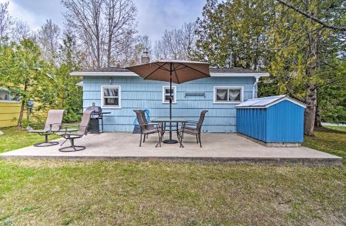 Charlevoix House | Gateway to Boyne Mtn! 'Nestle by Lake' Cottage