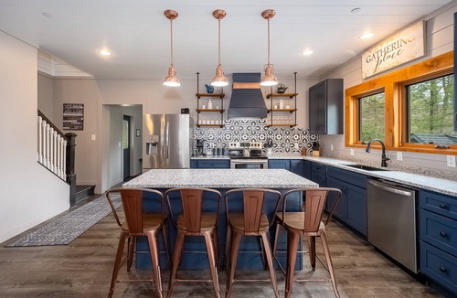 Oakland House | Gathering Place: Lakefront w. boat slip | Dog friendly | Hot tub | Fire pit