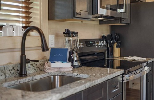Rocky Grove Cabin | Gatlinburg 24 min + HotTub +King Bed #9
