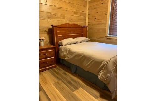 Stone County House | Gator Dogs Getaway Black Creek Rental