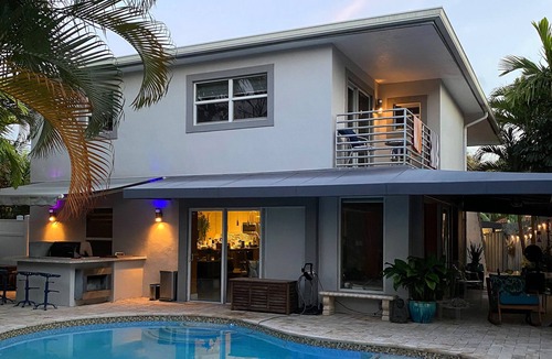 South Middle River House | Gay Men’s Private Pool Home, Pool View Apt. Walk To Wilton Manors.