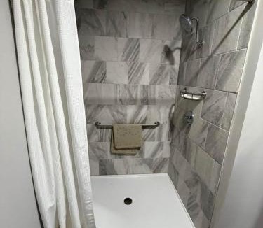 Hermann House | Germantown Inn & Lounge