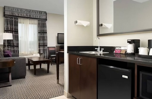 Athens Hotel | Get Ready for Blissful Getaway! 3 Relaxing Units, Indoor Pool, Free Breakfast!