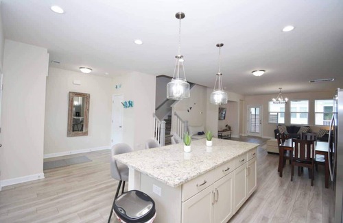 Johns Island House | Getaway on McLernon - Top Notch Mid Term Stay