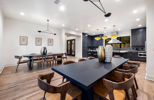 Pickens Cabin | GildedStag, EV, GameRoom, Arcade, Ping Pong, PoolTable, HotTub, FirePit, Pets