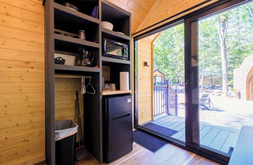 Goldbond Cabin | Glamping at Four Fillies Lodge-The Maid Marian
