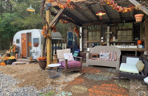 Blacksburg Cottage | Glamping, Goats & Pool Mountainside NEAR Va Tech, RU, AT & I81, pet friendly