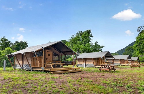 New River RV Rental | Glamping Safari Tent with River Views and Cozy Stay in Blacksburg, Virginia