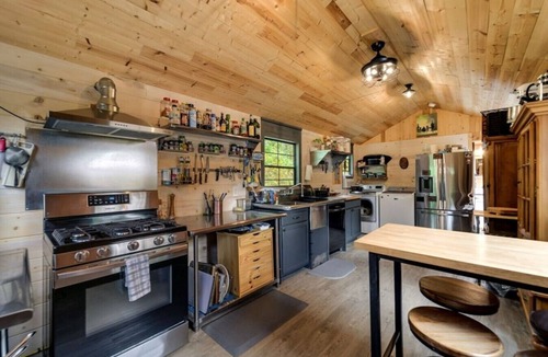 Sylva RV Rental | Glamping tent on campground