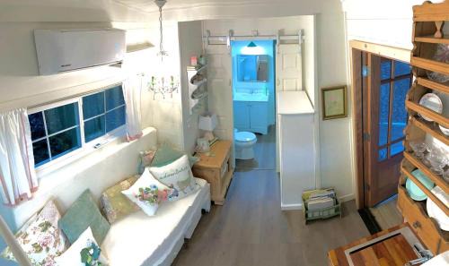 Signal Mountain House | Glamping Tiny House Situated in the Tennesse Woods for a Tranquil Escape near Chattanooga