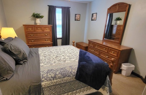 Lynchburg House | Go for a swim! 2-bedroom guest house, near colleges pet friendly.