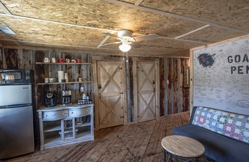 Tracy City Hostel | Goat Pen Hostel - Gizzard North