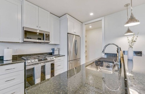Northeast South Bend Apartment | Golden Glow | High Rise | DownTown South Bend ND