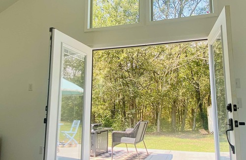 Franklin Cottage | Golden Grove Studio Cottage – Luxury Bath & Fire pit. Franklin Fall Escape
