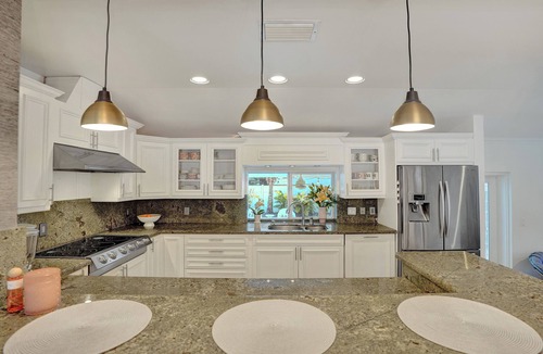 Coral Ridge House | Golden Sands Luxury Villa - 200 yards to Ocean!