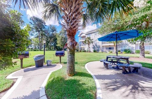 Central Myrtle Beach Apartment | Golf & Beach Time