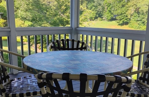 Franklin House | GOLFING GETAWAY RIGHT ON THE GREEN!! SLEEPS 4 ADULTS