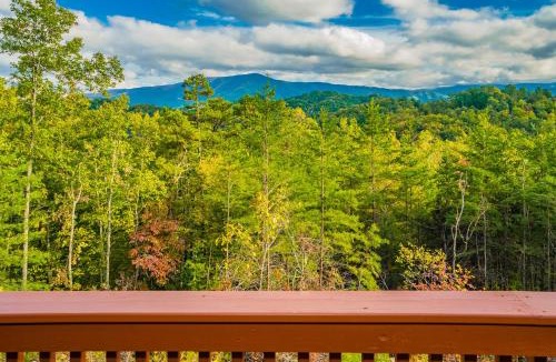 Little Creek Falls Ski Chalet | Gone To Therapy, Game Room, FREE Attraction tickets for each paid day, Hot Tub, WIFI,