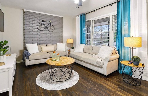 Mableton House | "GoodKarma Rentals"-Monticello Manor. Smyrna Mableton Renovated! Cozy! Clean! md