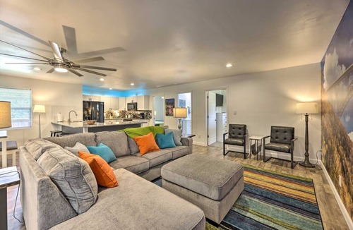 Fayetteville House | Gorge Getaway Fire Pit & RV Parking Pets OK