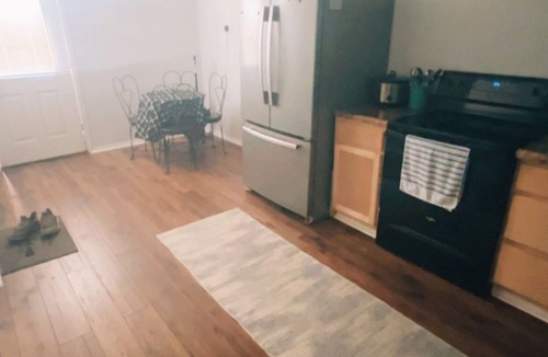Seymour House | Gorgeous 1-bedroom building with AC in friendly Seymour keypad entry