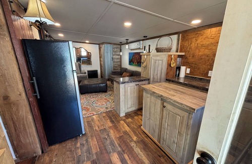 Burnsville House | Gorgeous 1-bedroom river bungalow near picturesque Burnsville