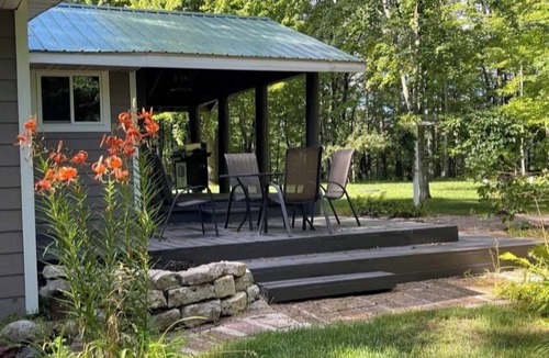 Athelstane Cabin | Gorgeous 2-bedroom Cozy Cabin in the Northwoods. Perfect for a relaxing getaway.