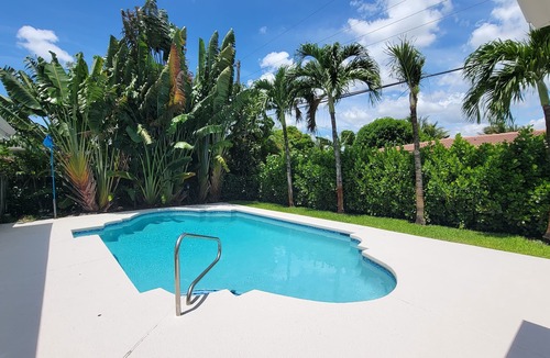 Pompano Beach House | Gorgeous 3B/2B Private Heated Pool mins from the beach