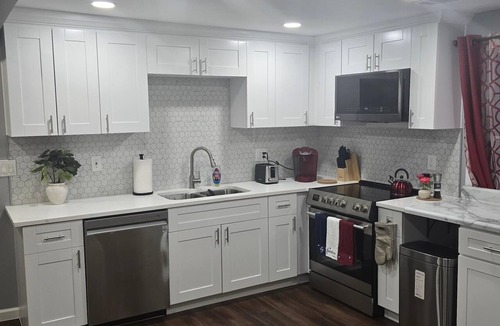 Atlanta House | Gorgeous 4-bedroom house with AC in vibrant Atlanta Escape to a stylish.
