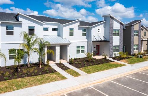 Florida Central Atlantic Coast House | Gorgeous 4Bd Close to Disney w/Pool @ Champions Gate Resort 1196