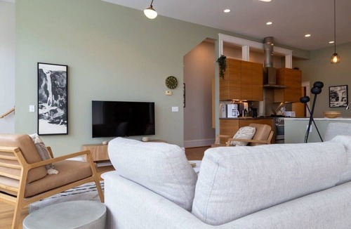 Tower Grove East House | Gorgeous 5BR Storefront Home ABODEbucks