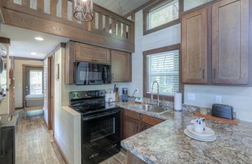 Tracy City House | Gorgeous Cabin Surrounded by Trees in Tracy City, Tennessee