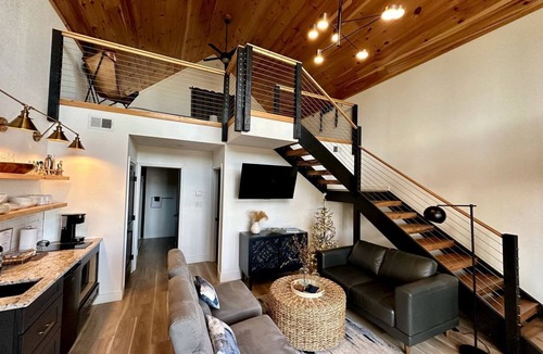Sevierville Cottage | Gorgeous Cottage with Spectacular Night City Views in Sevierville, Tennessee