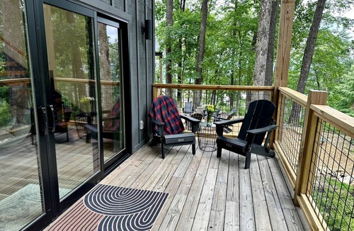 Sevierville Cottage | Gorgeous Cottage with Spectacular Night City Views in Sevierville, Tennessee
