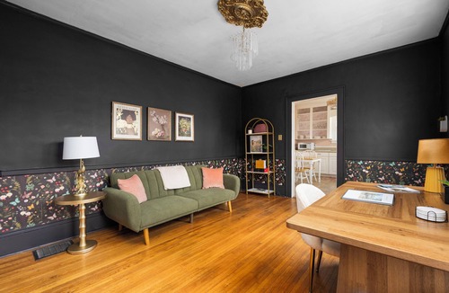 Oakhurst Apartment | Gorgeous & Cozy 2BR Modern Farmhouse Apartment Minutes to Uptown Charlotte