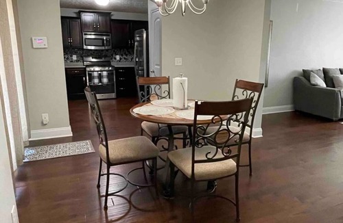 Clarksville House | Gorgeous Cozy Residential Home - 9 min walk to park