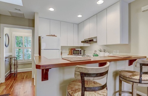 Historic District - North Apartment | Gorgeous Executive Rental in Historic District