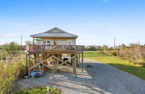 Lake Catherine House | Gorgeous Lakefront Home: Private Pier, Boathouse, Kayaks - Fish From the Dock!