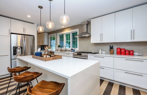 Lakeside House | Gorgeous Lakeside Home With Pool, Hot Tub, And More!