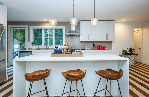 Lakeside House | Gorgeous Lakeside Home With Pool, Hot Tub, And More!