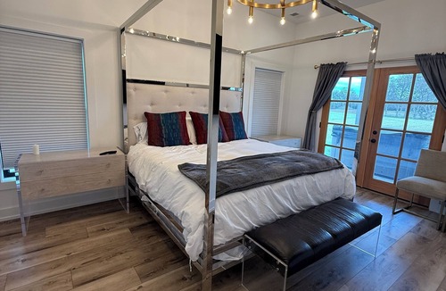 Unionville House | Gorgeous New Modern Farmhouse 3-bedroom in Eagleville with AC & on Land