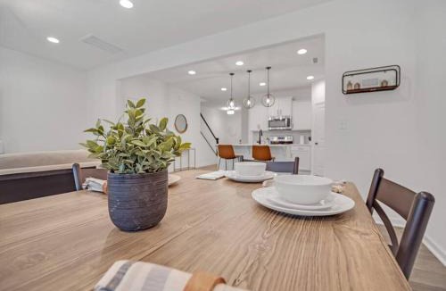 Harwood Lane House | Gorgeous New Townhome/Charlotte!