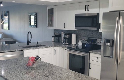 Iona Condo | Gorgeous Remodeled Kelly Greens 2-bedroom, 2-bath Condo with Golf Course Views!