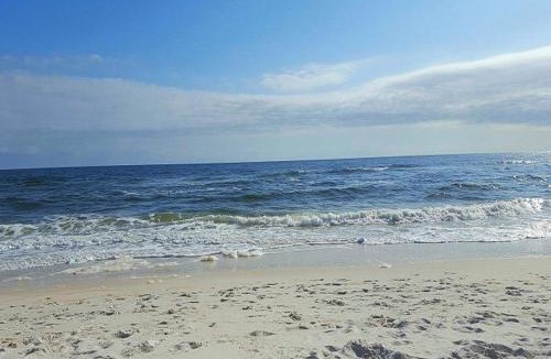 Ono Island Villa | Gorgeous townhouse plenty of space lots of games shared pool close to beach