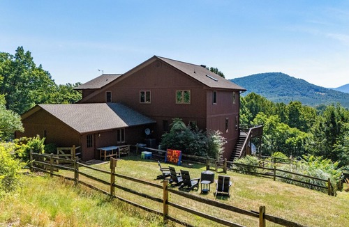 Afton Cabin | Gorgeous Views. Resort-Style Amenities Await