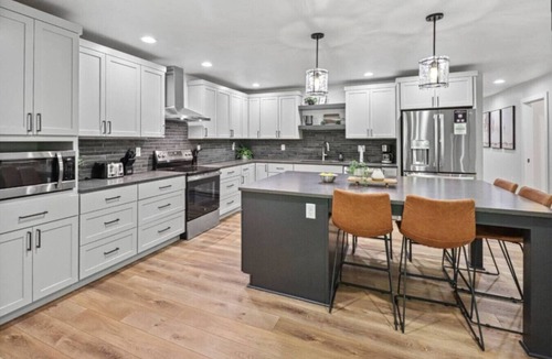 Eagle River House | Gorgeous Waterfront Home! 5BR*GameRoom*Sleeps 16
